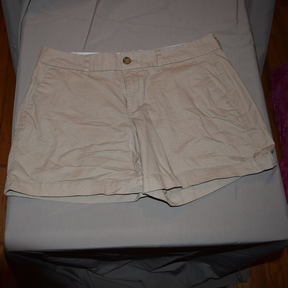 Cute size 6 Old Navy Beige Shorts